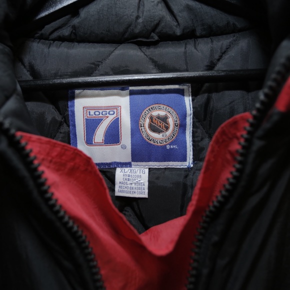 Vintage Detroit Red Wings Jacket - Picture 4 of 5